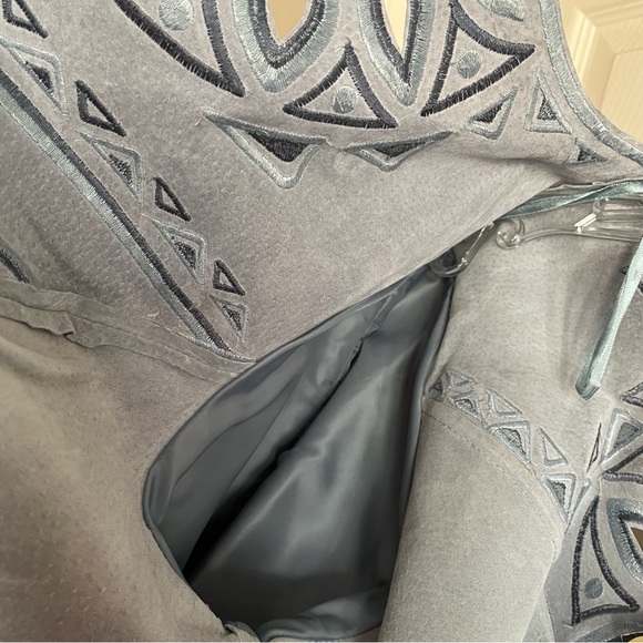 NWT Bob Mackie Wearable Art vintage leather coat with beautiful cut outs. - Picture 6 of 9